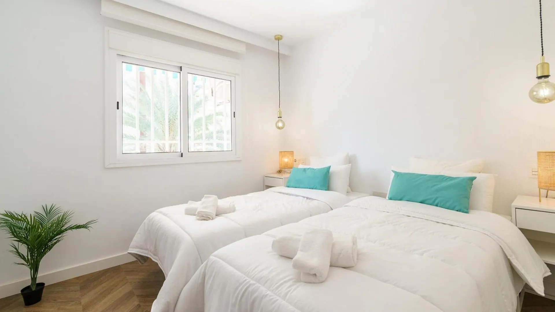 Апартаменты Marbella Playa With Pool &100M From Sea - Happy Rentals