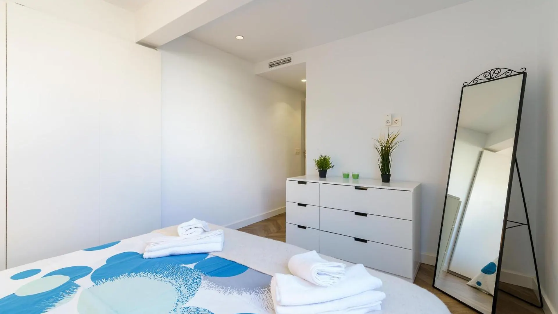 Апартаменты Marbella Playa With Pool &100M From Sea - Happy Rentals
