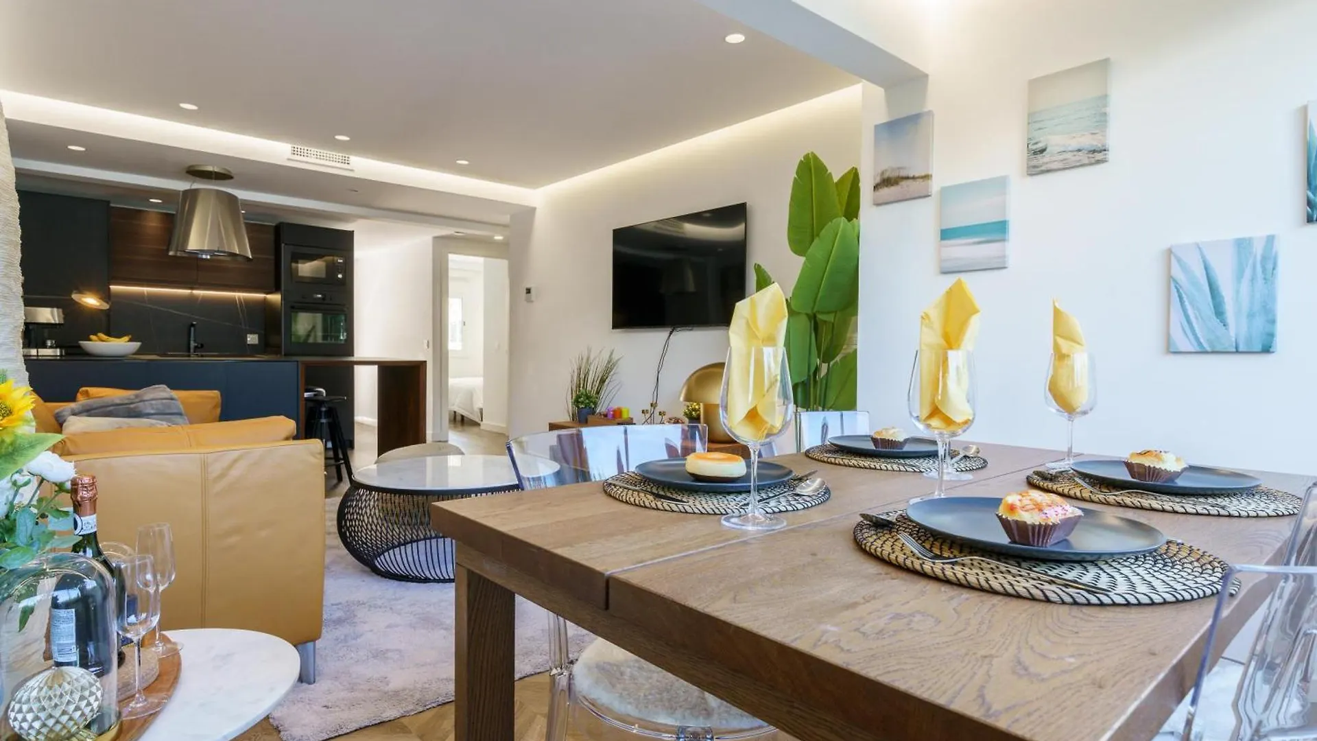 Апартаменты Marbella Playa With Pool &100M From Sea - Happy Rentals Испания